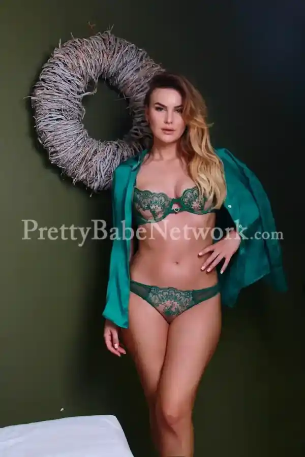 im-irina-russian-escort-back-in-kolkata-ready-to-offer-sex-hookup-services-1